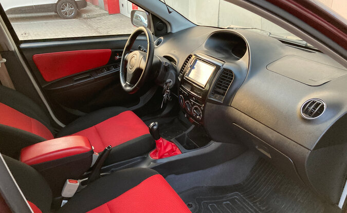 Geely MK Cross