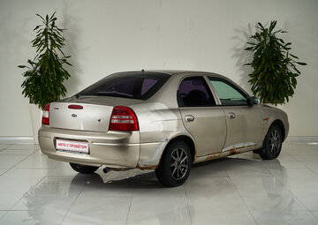 Kia Shuma Вид 5