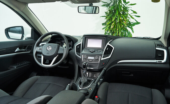 Dongfeng AX7