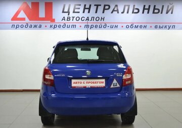 Skoda Fabia Вид 4